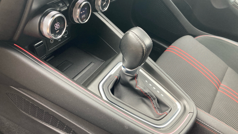 Renault Clio 1.6 E-TECH Hybrid 140 RS Line 5dr Auto Hybrid Hatchback